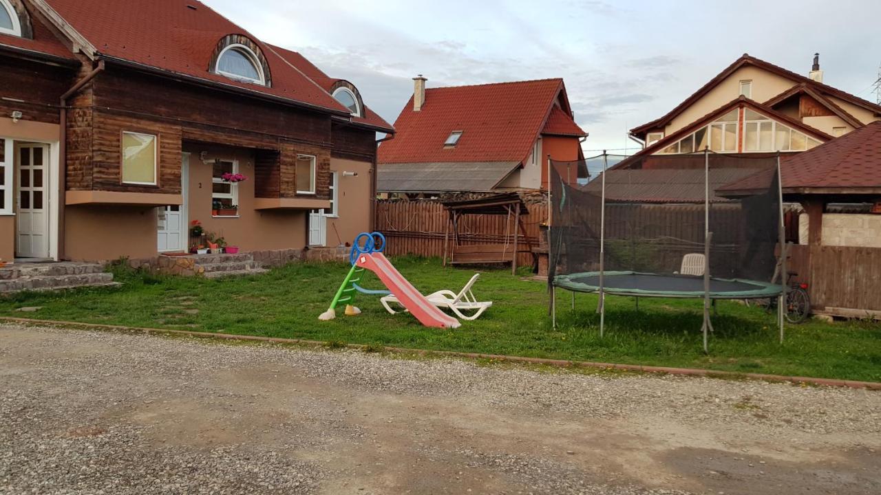 Apartment Lend In The Garden Miercurea Ciuc