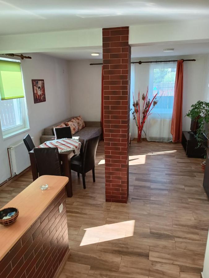 Lend In The Garden Apartment
