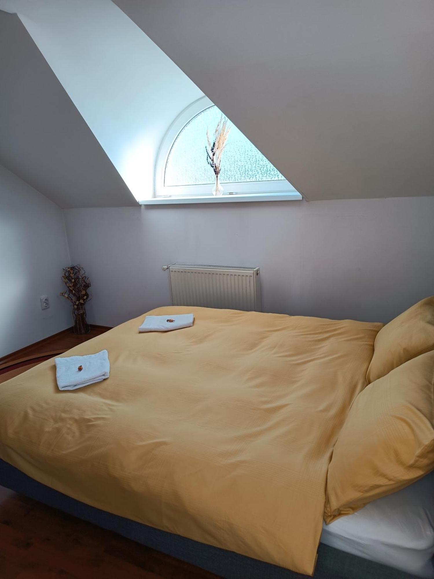 Lend In The Garden Apartment